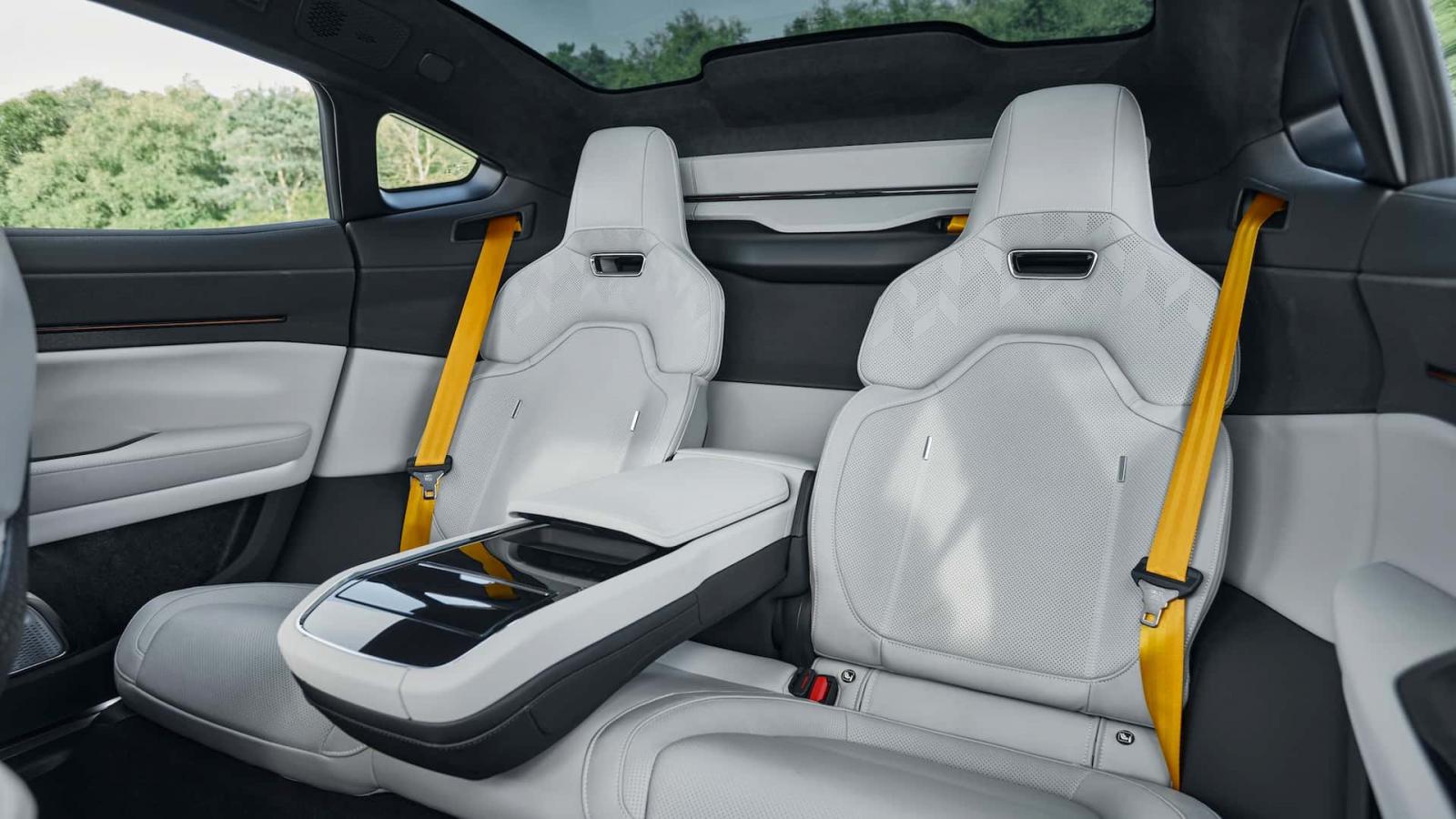 Πρεμιέρα για το Polestar 5 με έως 884 άλογα και 670 χλμ. αυτονομία